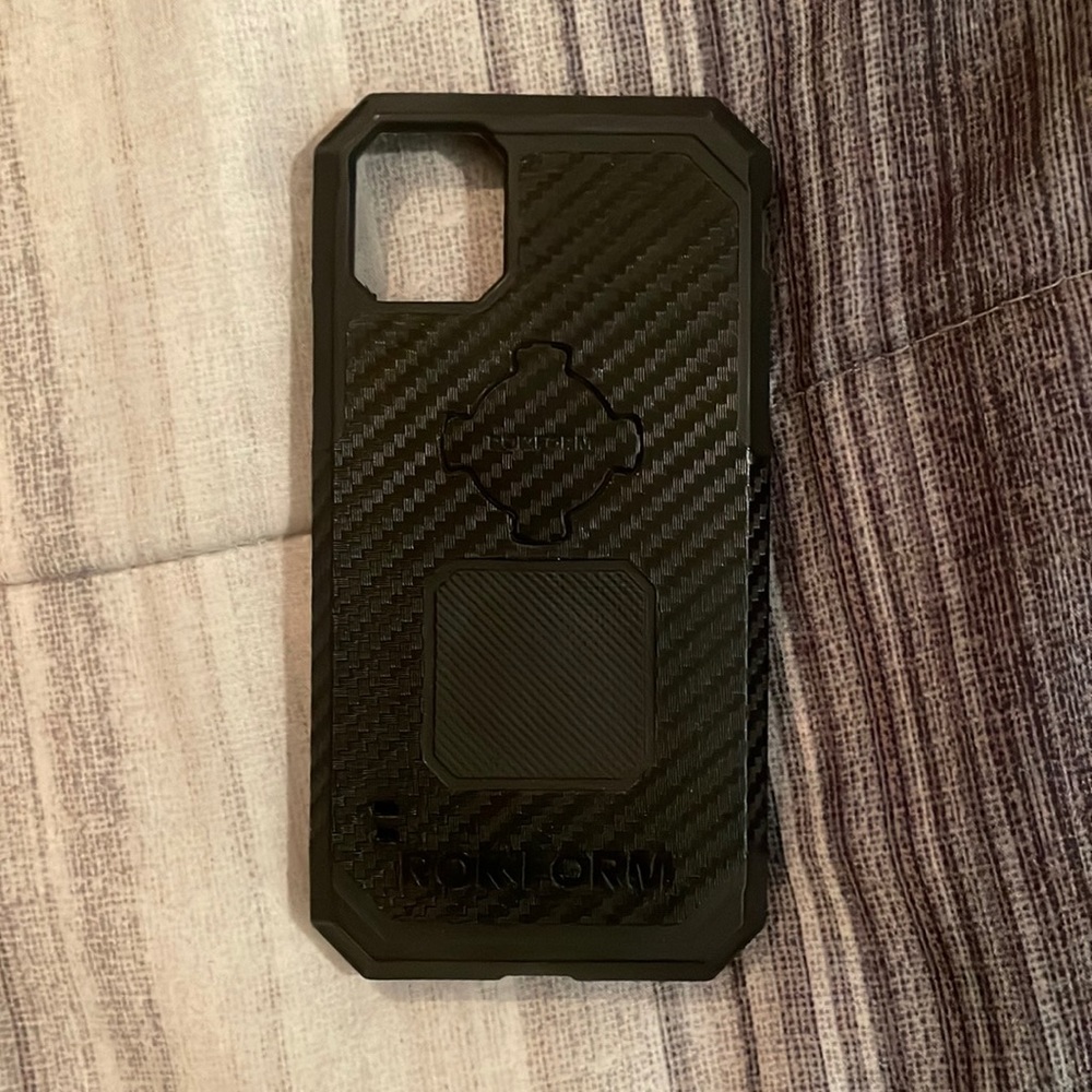 Rockform- rugged case- for iPhone 11 (carbon fiber)